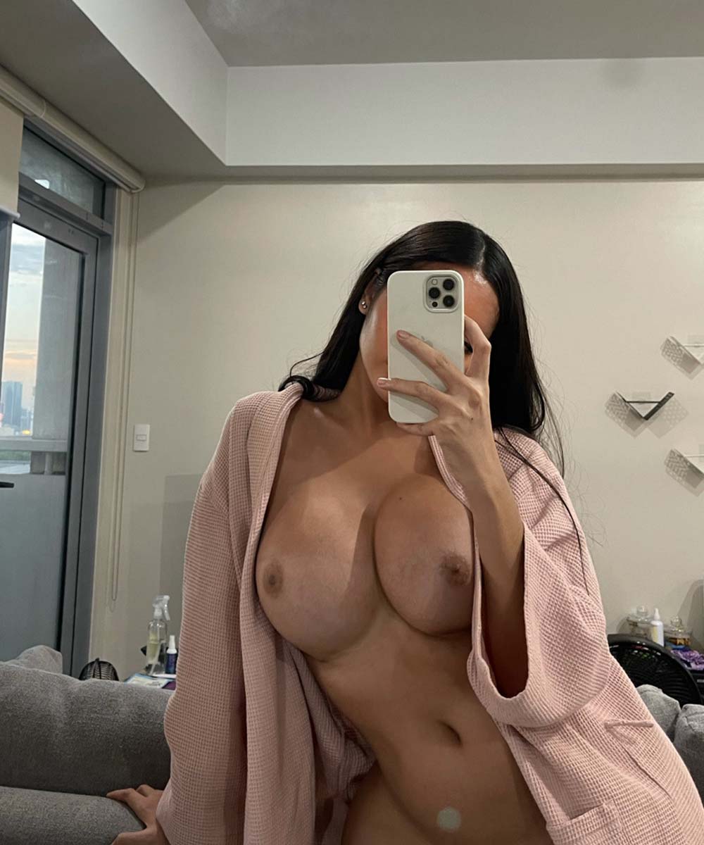 Angela Castellanos naked in Kum