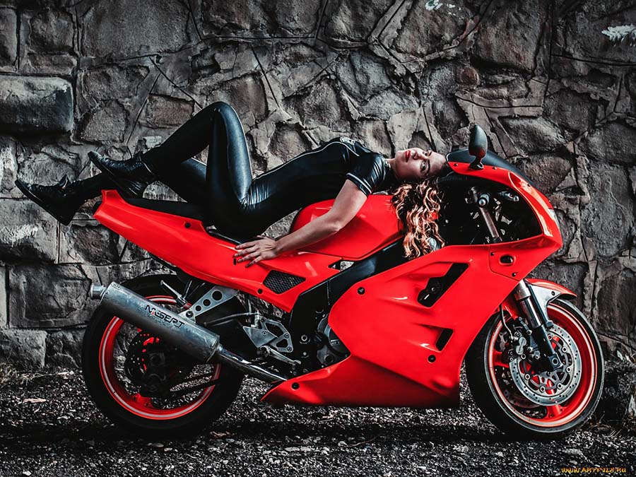 Beautiful girl Beautiful girls and motorcycles in Kum