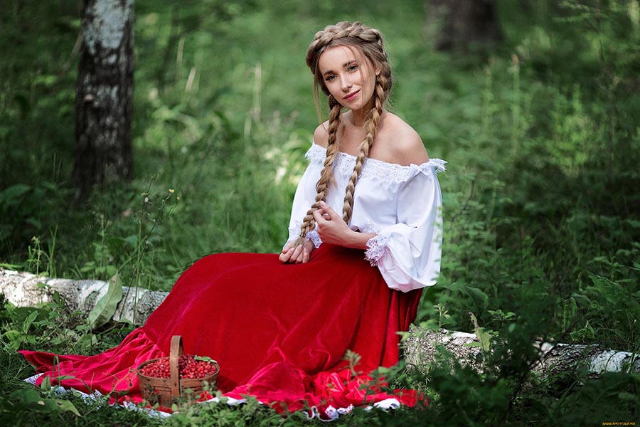 Sexy photo Slavic women in Kum