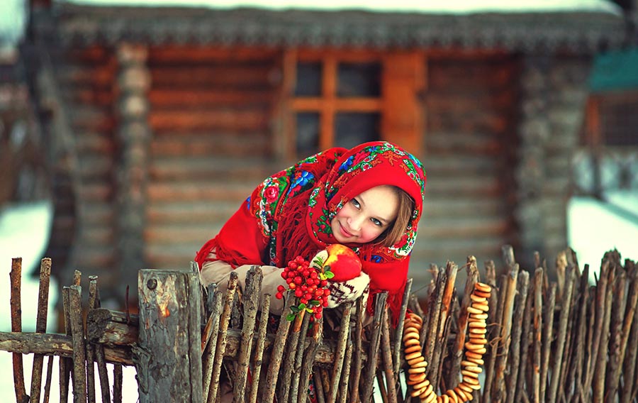 Sexy girl Women in Slavic costumes in Kum