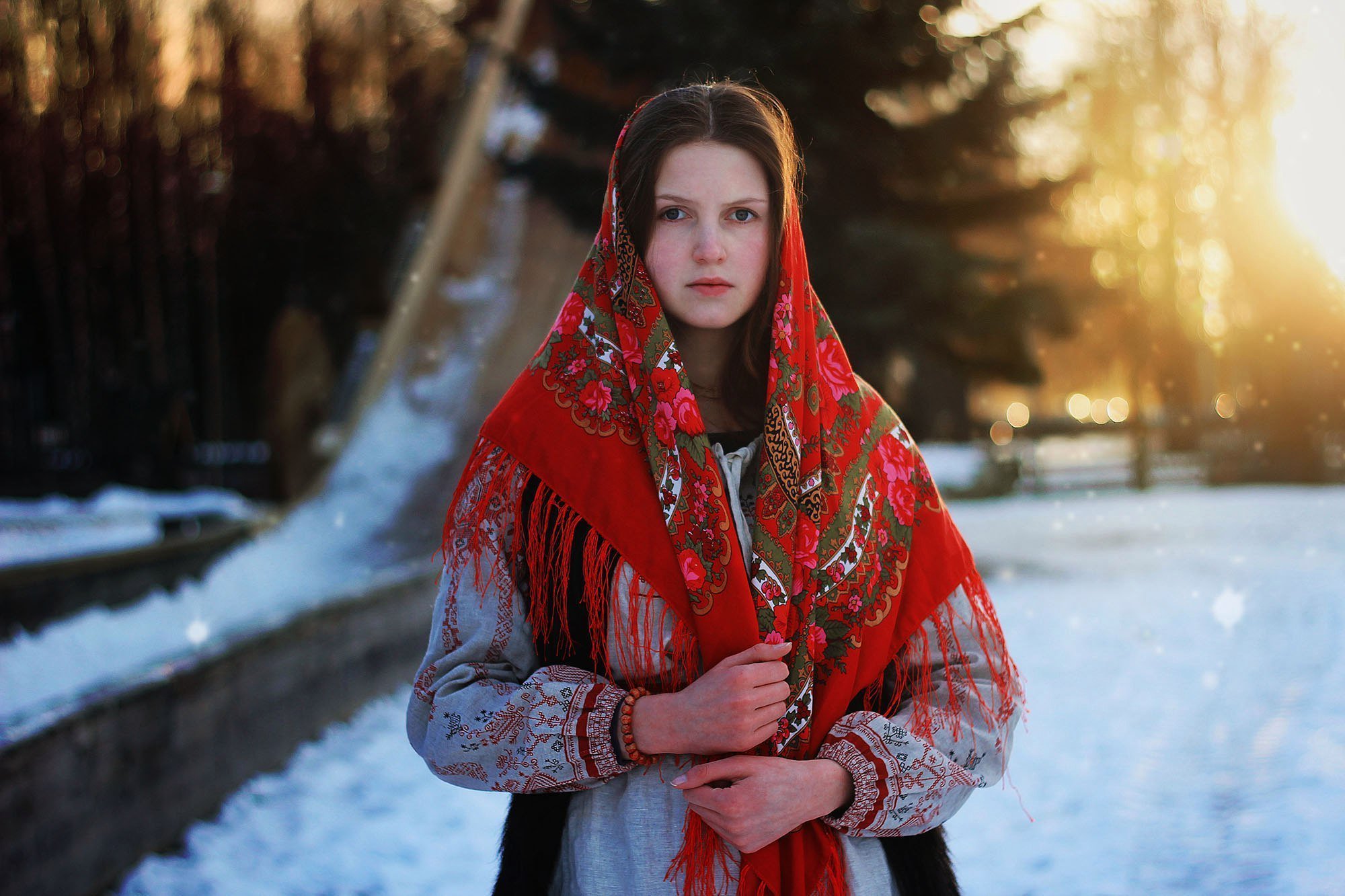 Girls in Slavic costumes in Kum