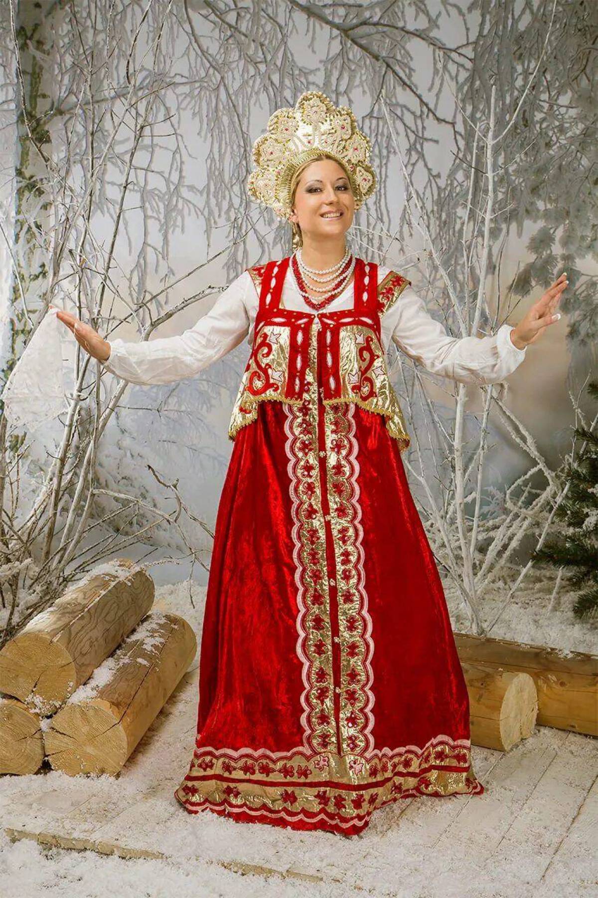 Girls in Slavic costumes in Kum