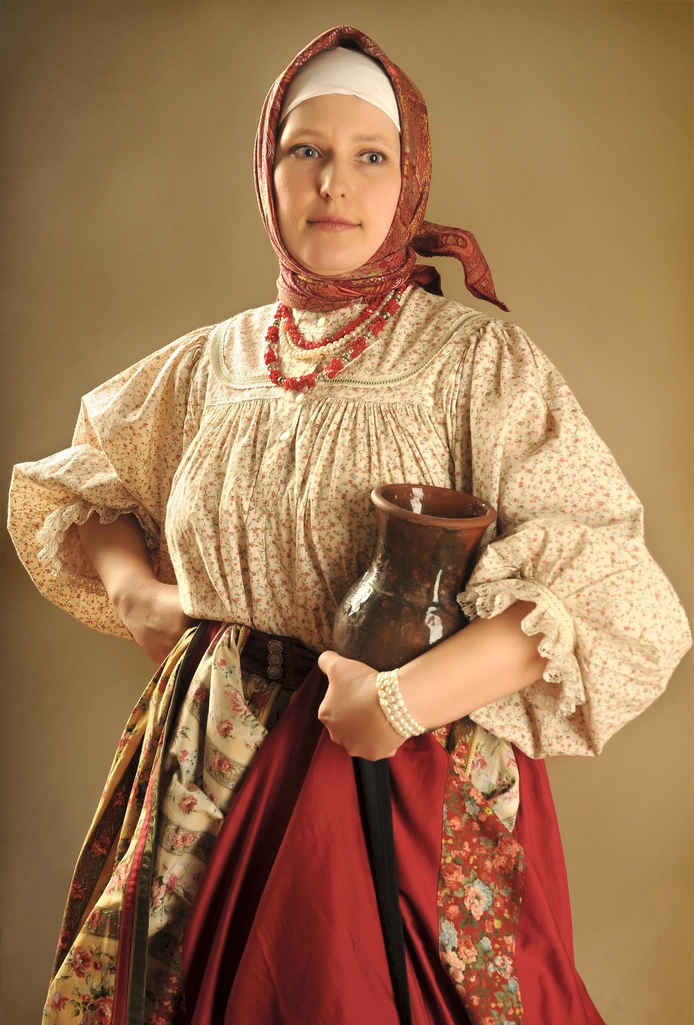 Girls in Slavic costumes in Kum